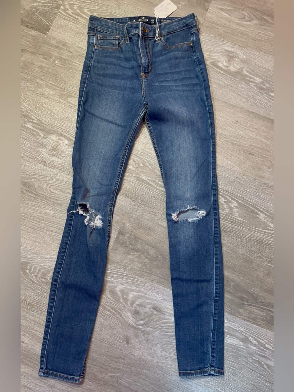 Hollister High-Rise Super Skinny Jeans in Dark Blue - Distressed Knee